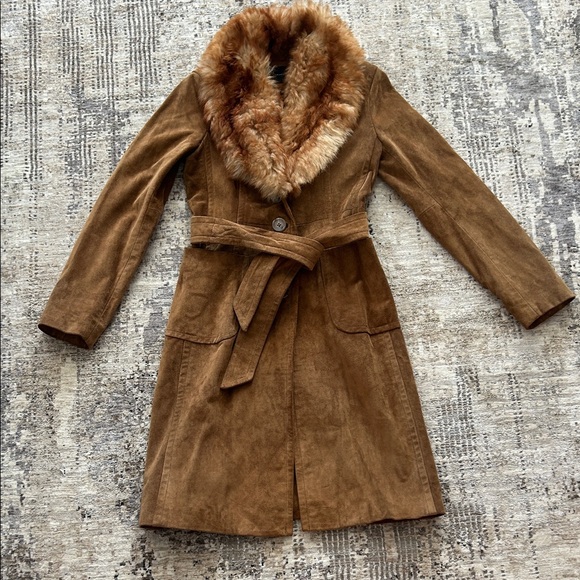 Vintage Banana Republic Penny Lane Brown
Suede Shearling Trench Coat - Picture 1 of 8